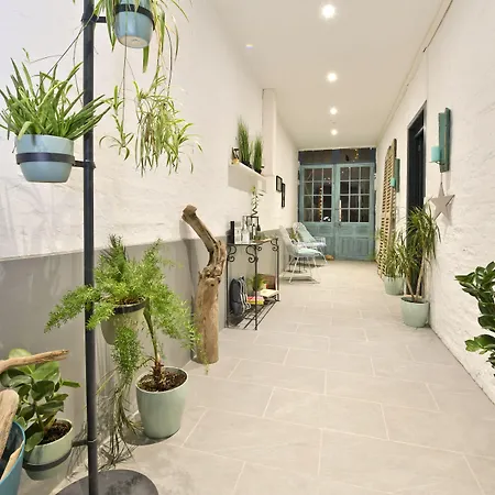 Oda ve Kahvaltı D'hotes Les Nuits Pastel