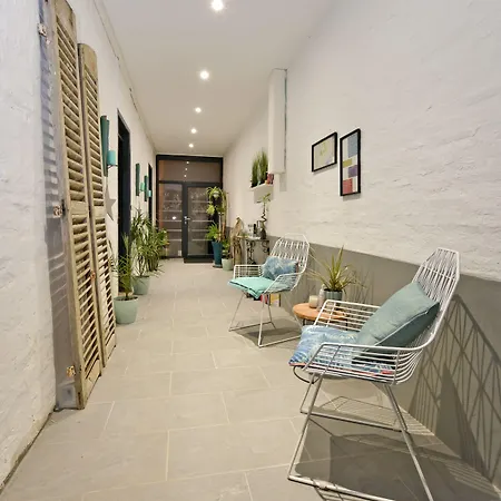 Oda ve Kahvaltı D'hotes Les Nuits Pastel