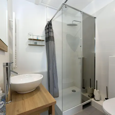 D'hotes Les Nuits Pastel Bed & Breakfast 4*