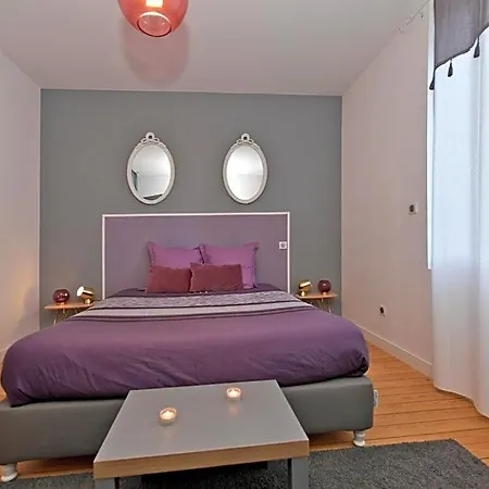 D'hotes Les Nuits Pastel Bed & Breakfast 4*