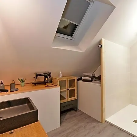 D'hotes Les Nuits Pastel Bed & Breakfast 4*