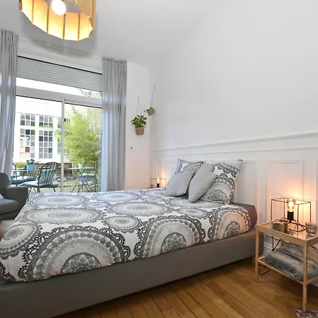 D'hotes Les Nuits Pastel Bed & Breakfast 4*
