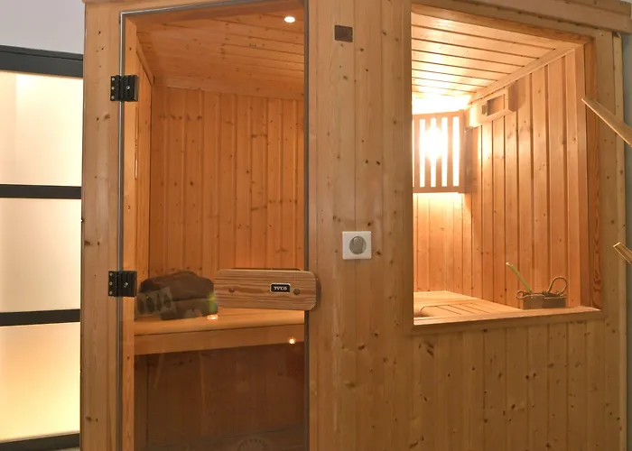 D'hotes Les Nuits Pastel Bed & Breakfast 4*